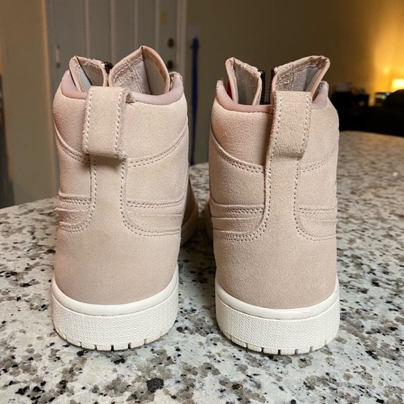 Women’s Nike Air Jordan 1 High Zip Partical Beige - Picture 2 of 10